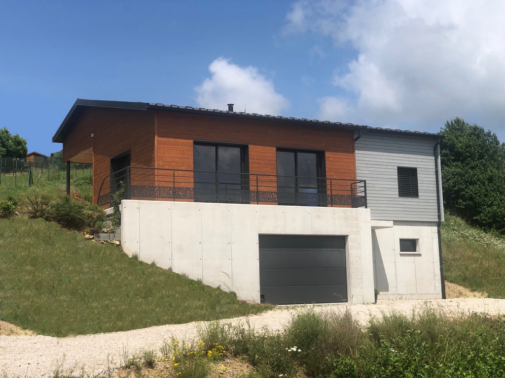 Maison ossature bois à Yssingeaux — maison contemporaine bois et béton avec terrasse