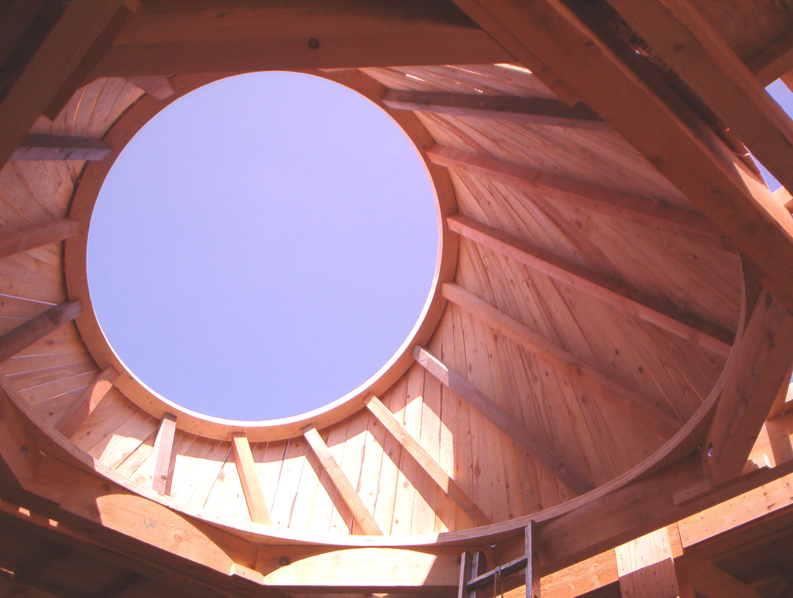 Installation charpente à Yssingeaux — oculus circulaire en toiture
